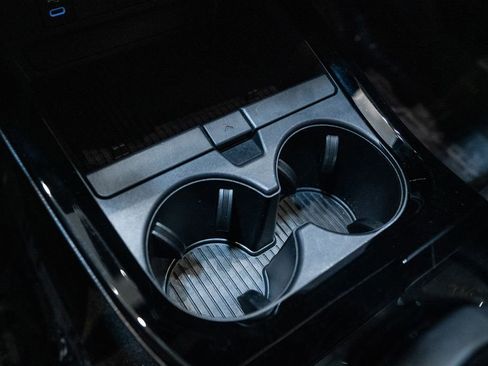 Used 2025 Toyota Prius LE image 27