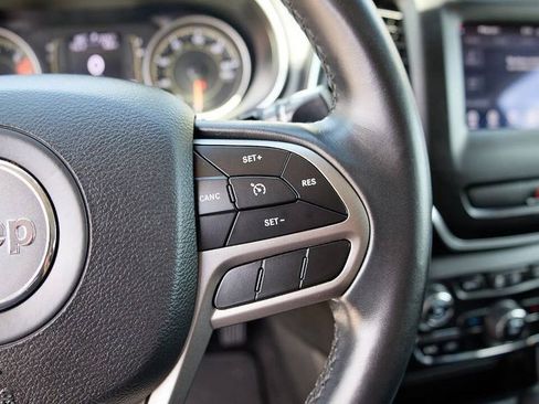 Used 2019 Jeep Cherokee Latitude Plus image 36