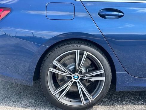 Used 2022 BMW 330i xDrive Sedan w/ Premium Package 2 AWD/4WD image 9