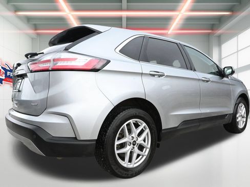 Used 2024 Ford Edge SEL AWD/4WD image 3