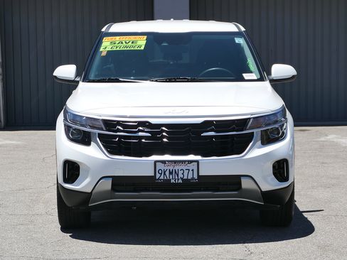 Used 2024 Kia Seltos LX AWD/4WD image 8