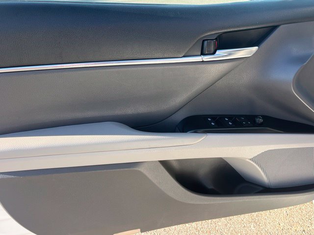 Used 2019 Toyota Camry SE w/ Protection Package (Q2) FWD image 11