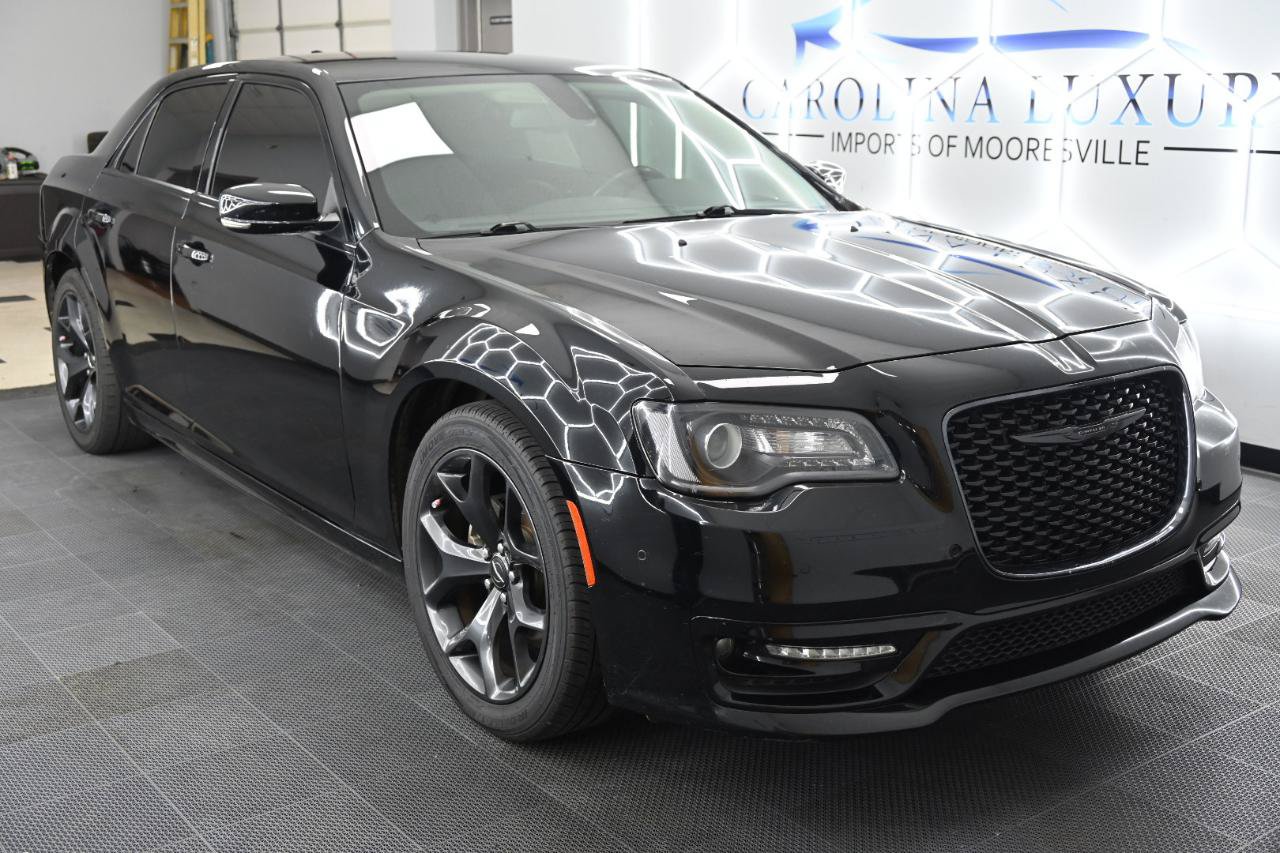 Used 2021 Chrysler 300 Touring L RWD image 5