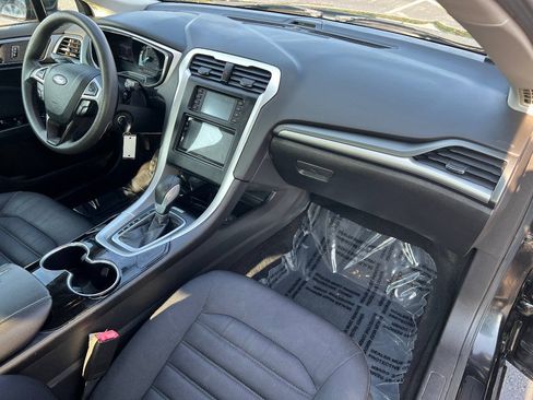 Used 2014 Ford Fusion SE FWD image 27
