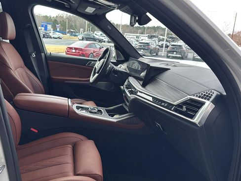 Used 2024 BMW X7 xDrive40i image 10