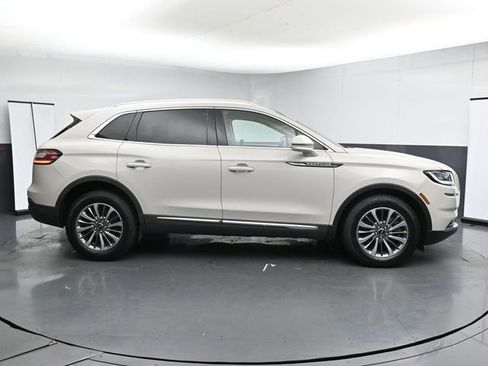 Used 2022 Lincoln Nautilus Reserve AWD/4WD image 11
