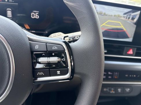 New 2026 Kia Carnival LX FWD image 11