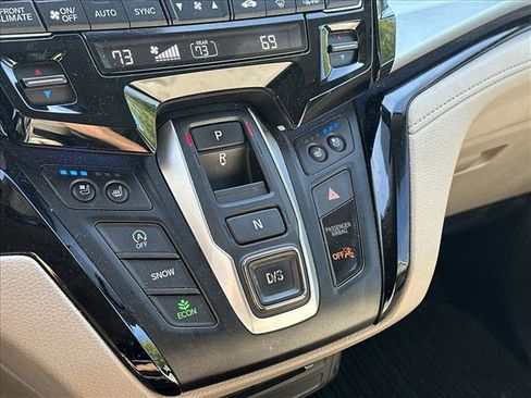 Used 2018 Honda Odyssey Elite image 14