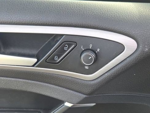 Used 2015 Volkswagen Golf S FWD image 20