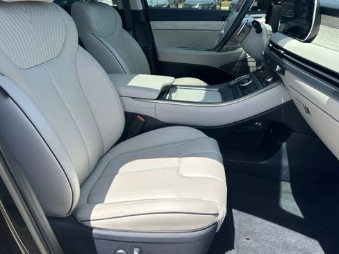 Used 2025 Hyundai Palisade Calligraphy FWD image 13