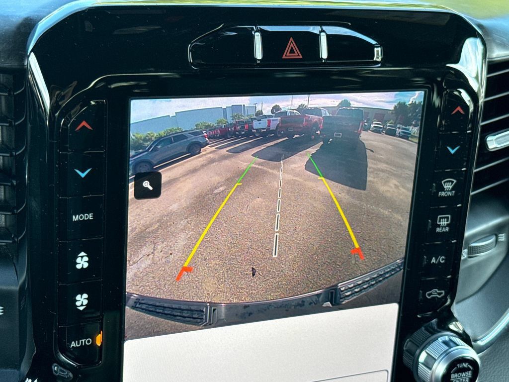 Used 2024 RAM 1500 Big Horn AWD/4WD image 20