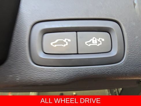 Used 2018 Volvo XC60 T8 Inscription w/ Advanced Package AWD/4WD image 14