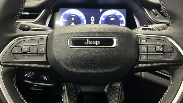 Used 2024 Jeep Grand Cherokee L Laredo AWD/4WD image 16