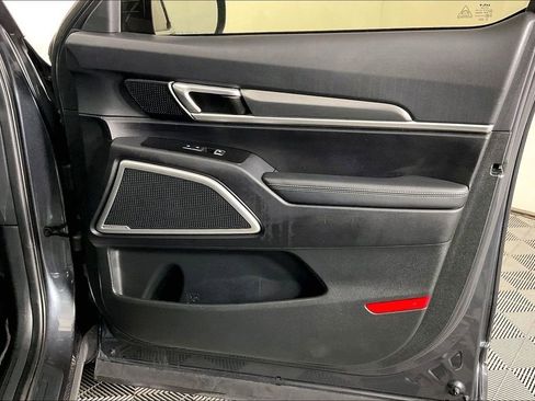 Used 2022 Kia Telluride LX image 25