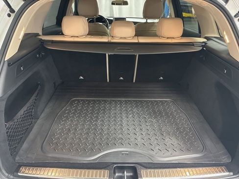 Used 2019 Mercedes-Benz GLC 300 4MATIC image 13