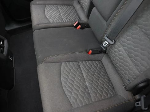 Used 2019 Chevrolet Equinox LT FWD image 18