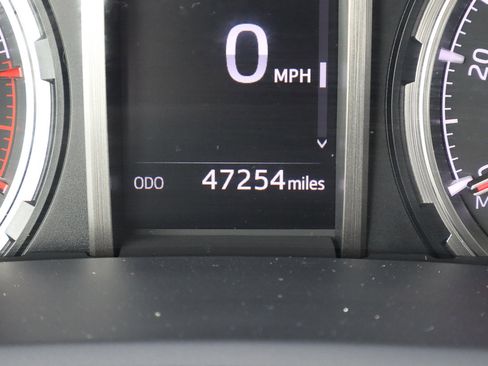 Used 2024 Toyota 4Runner TRD Off-Road image 30