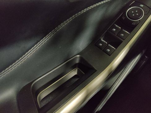 Used 2020 Ford Explorer XLT w/ Equipment Group 202A image 27