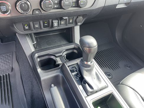 Certified 2022 Toyota Tacoma TRD Off-Road w/ TRD Premium Off Road Package AWD/4WD image 25
