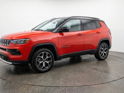 Used 2025 Jeep Compass Limited image 3