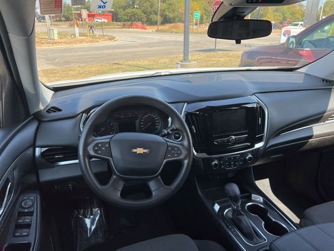 Used 2021 Chevrolet Traverse LS image 11
