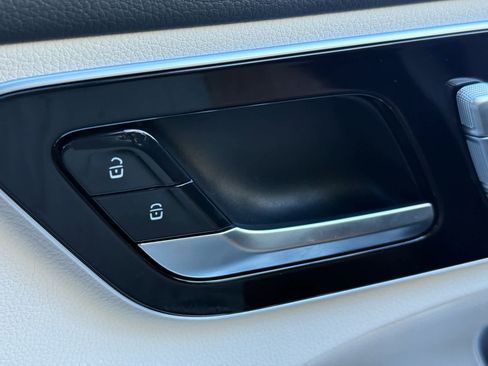 Certified 2025 Mercedes-Benz C 300 4MATIC Sedan image 23