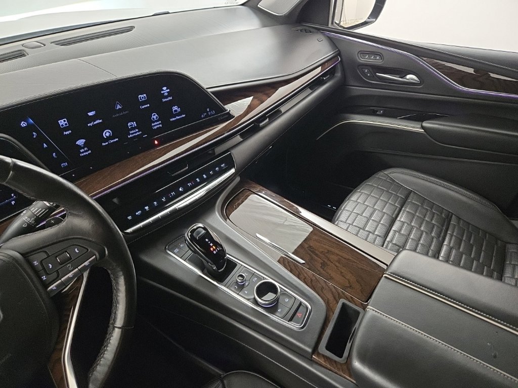 Used 2023 Cadillac Escalade ESV Sport Platinum w/ LPO, ONYX Package AWD/4WD image 12
