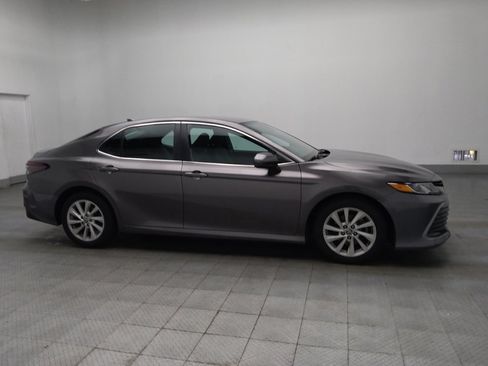 Used 2022 Toyota Camry LE image 11