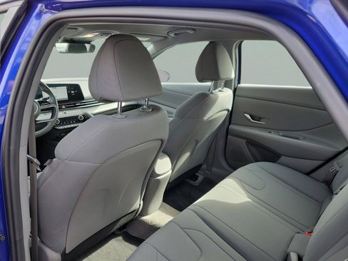 Used 2023 Hyundai Elantra SEL w/ Convenience Package FWD image 11