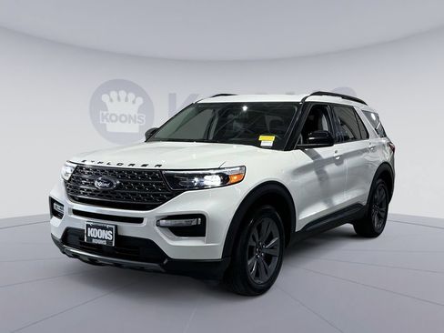 Used 2023 Ford Explorer XLT w/ Equipment Group 202A AWD/4WD image 1
