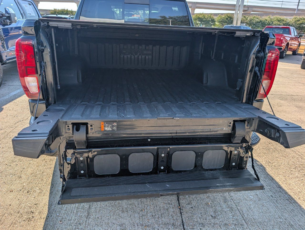 Used 2022 GMC Sierra 1500 Elevation w/ Elevation Premium Package AWD/4WD image 27