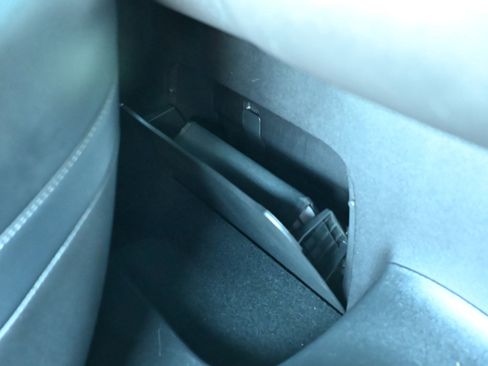 Used 2014 Nissan 370Z Touring w/ Sport Package image 25