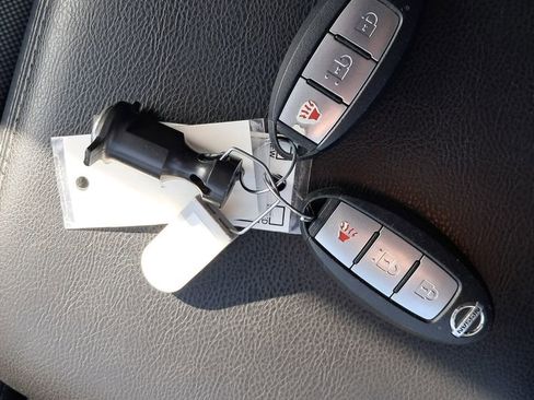 Used 2019 Nissan Pathfinder S image 30