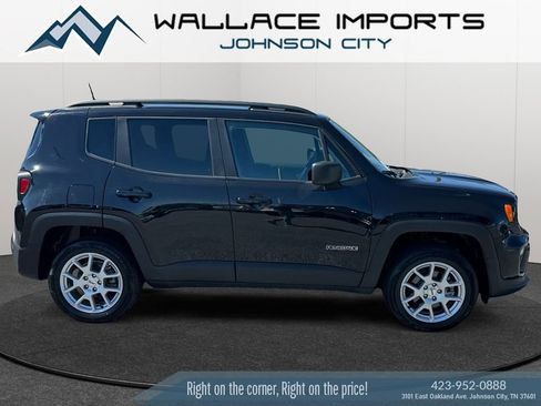 Used 2022 Jeep Renegade Latitude AWD/4WD image 6