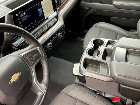 Used 2023 Chevrolet Silverado 1500 LT AWD/4WD image 9