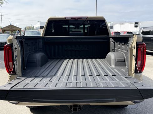 Used 2023 GMC Sierra 1500 AT4X AWD/4WD image 4