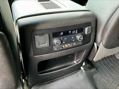 Used 2016 Chevrolet Suburban LTZ AWD/4WD image 10
