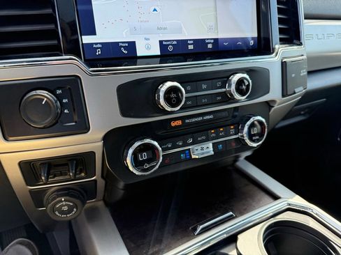 Certified 2022 Ford F450 Lariat w/ Lariat Ultimate Package AWD/4WD image 33