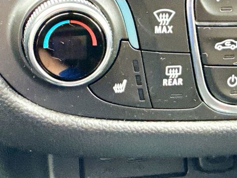 Used 2023 Chevrolet Equinox LT FWD image 19