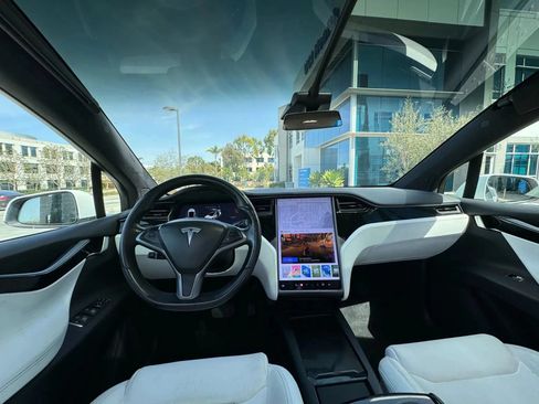 Used 2021 Tesla Model X Long Range AWD/4WD image 27