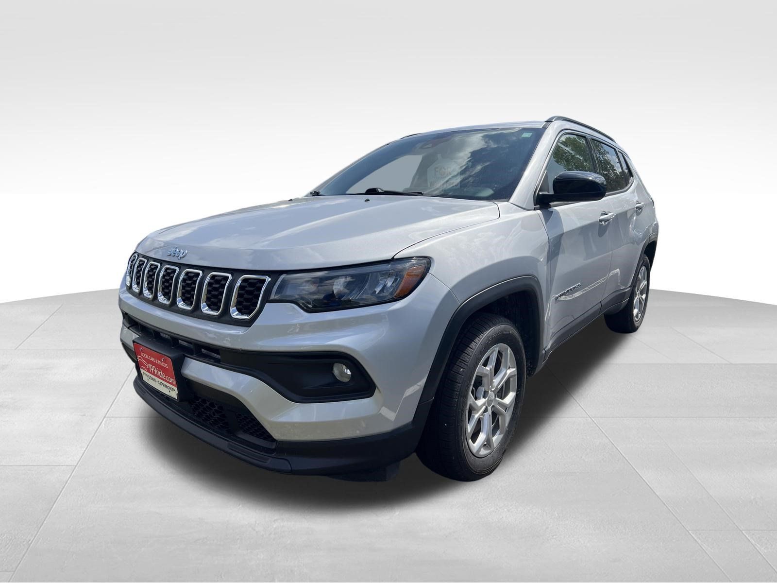 Used 2024 Jeep Compass Latitude AWD/4WD image 1