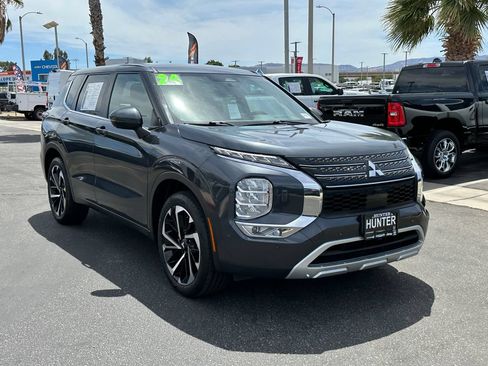 Used 2024 Mitsubishi Outlander SE AWD/4WD image 12