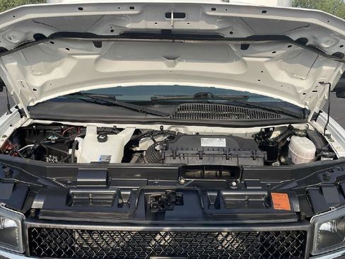 Used 2021 Chevrolet Express 4500 Extended w/ Power Convenience Package RWD image 9