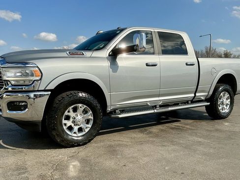 Used 2022 RAM 2500 Laramie w/ Chrome Appearance Group image 7