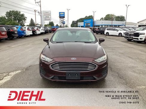 Used 2019 Ford Fusion SE FWD image 2
