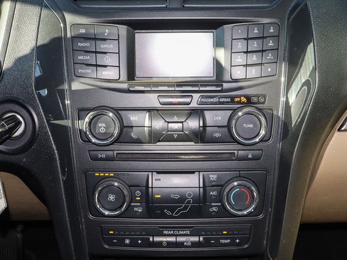 Used 2017 Ford Explorer FWD image 12