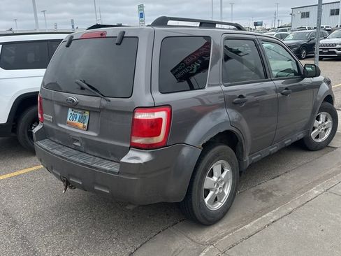 Used 2011 Ford Escape XLT w/ Class II Trailer Tow Pkg AWD/4WD image 2