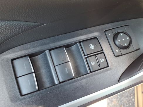 Used 2023 Toyota RAV4 XLE FWD image 19