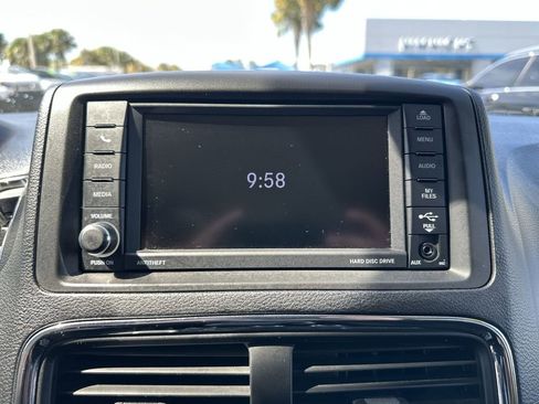 Used 2019 Dodge Grand Caravan SE image 26