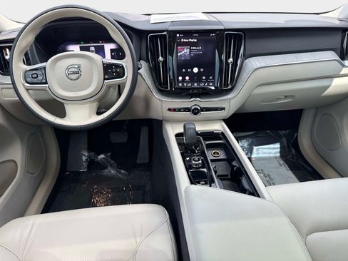 Certified 2024 Volvo XC60 B5 Plus w/ Climate Package AWD/4WD image 18